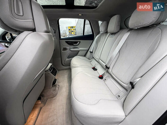 Белый Мерседес EQE SUV, объемом двигателя 0 л и пробегом 4 тыс. км за 76850 $, фото 23 на Automoto.ua