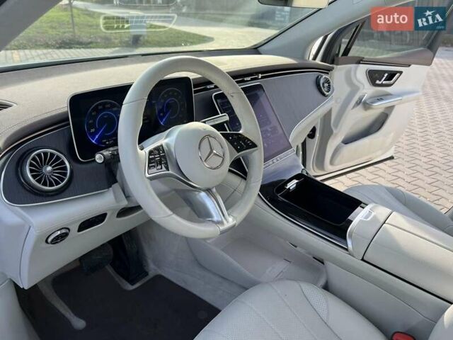 Белый Мерседес EQE SUV, объемом двигателя 0 л и пробегом 34 тыс. км за 47500 $, фото 12 на Automoto.ua