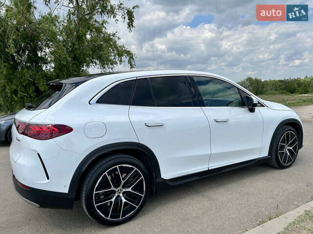 Белый Мерседес EQE SUV, объемом двигателя 0 л и пробегом 17 тыс. км за 52500 $, фото 4 на Automoto.ua