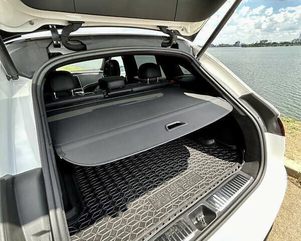 Белый Мерседес EQE SUV, объемом двигателя 0 л и пробегом 17 тыс. км за 52500 $, фото 29 на Automoto.ua