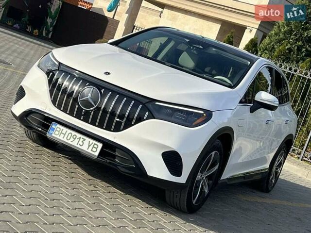 Белый Мерседес EQE SUV, объемом двигателя 0 л и пробегом 34 тыс. км за 47500 $, фото 9 на Automoto.ua