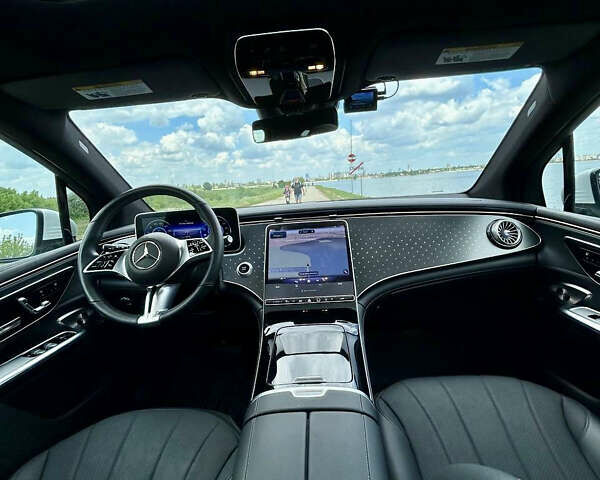 Белый Мерседес EQE SUV, объемом двигателя 0 л и пробегом 17 тыс. км за 52500 $, фото 42 на Automoto.ua
