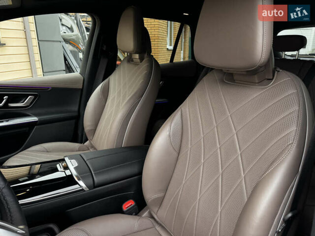 Белый Мерседес EQE SUV, объемом двигателя 0 л и пробегом 18 тыс. км за 49900 $, фото 37 на Automoto.ua