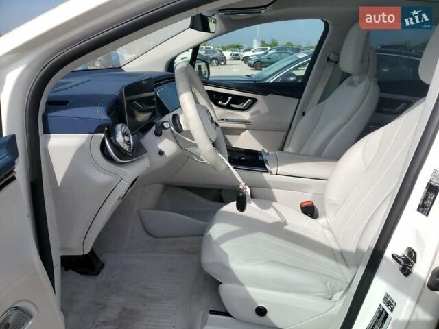 Белый Мерседес EQE SUV, объемом двигателя 0 л и пробегом 32 тыс. км за 25000 $, фото 6 на Automoto.ua