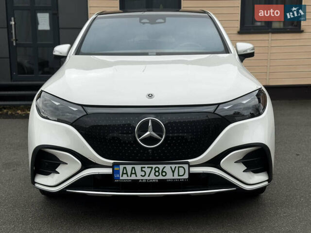 Белый Мерседес EQE SUV, объемом двигателя 0 л и пробегом 18 тыс. км за 49900 $, фото 4 на Automoto.ua