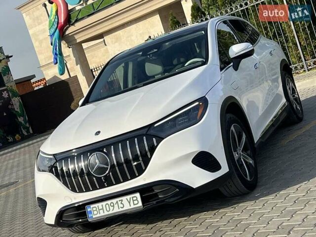 Белый Мерседес EQE SUV, объемом двигателя 0 л и пробегом 34 тыс. км за 47500 $, фото 2 на Automoto.ua
