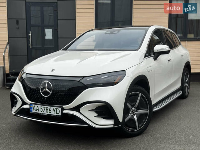 Белый Мерседес EQE SUV, объемом двигателя 0 л и пробегом 18 тыс. км за 49900 $, фото 1 на Automoto.ua