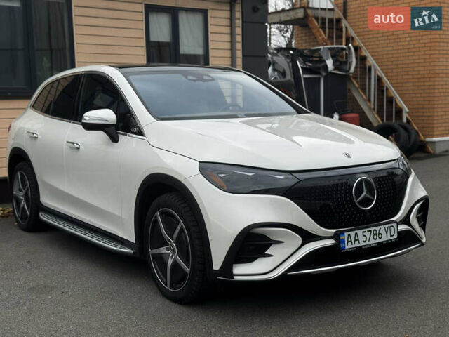 Белый Мерседес EQE SUV, объемом двигателя 0 л и пробегом 18 тыс. км за 49900 $, фото 7 на Automoto.ua