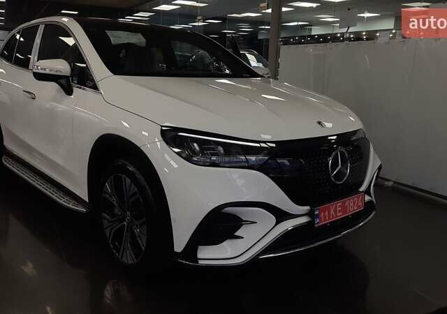 Белый Мерседес EQE SUV, объемом двигателя 0 л и пробегом 1 тыс. км за 65000 $, фото 1 на Automoto.ua