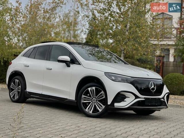Белый Мерседес EQE SUV, объемом двигателя 0 л и пробегом 23 тыс. км за 46900 $, фото 8 на Automoto.ua
