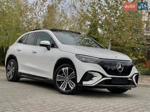 Белый Мерседес EQE SUV, объемом двигателя 0 л и пробегом 23 тыс. км за 46900 $, фото 9 на Automoto.ua
