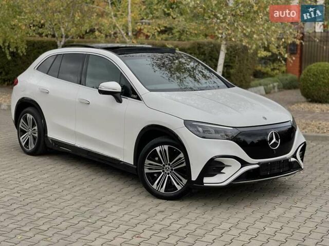 Белый Мерседес EQE SUV, объемом двигателя 0 л и пробегом 23 тыс. км за 46900 $, фото 10 на Automoto.ua