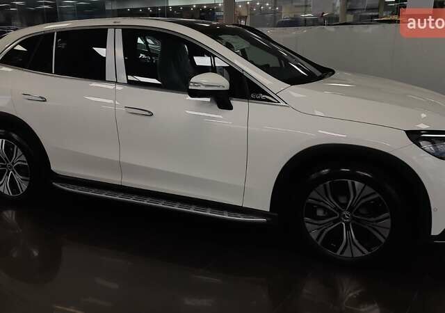 Белый Мерседес EQE SUV, объемом двигателя 0 л и пробегом 1 тыс. км за 65000 $, фото 2 на Automoto.ua