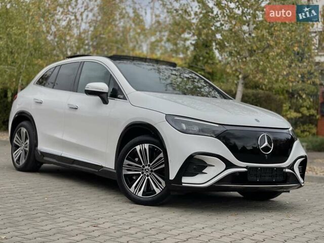 Белый Мерседес EQE SUV, объемом двигателя 0 л и пробегом 23 тыс. км за 46900 $, фото 7 на Automoto.ua