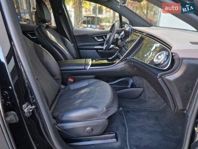 Чорний Мерседес EQE SUV, об'ємом двигуна 0 л та пробігом 47 тис. км за 46990 $, фото 52 на Automoto.ua