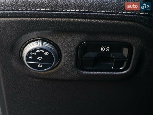 Чорний Мерседес EQE SUV, об'ємом двигуна 0 л та пробігом 47 тис. км за 46990 $, фото 69 на Automoto.ua