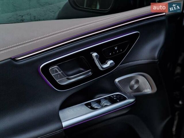 Чорний Мерседес EQE SUV, об'ємом двигуна 0 л та пробігом 28 тис. км за 51990 $, фото 56 на Automoto.ua