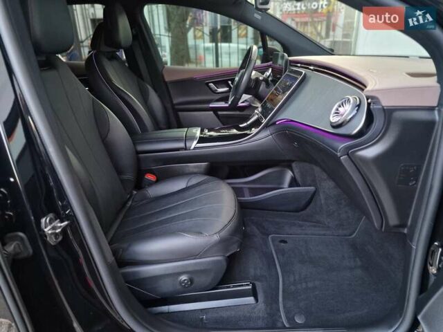 Чорний Мерседес EQE SUV, об'ємом двигуна 0 л та пробігом 28 тис. км за 51990 $, фото 58 на Automoto.ua