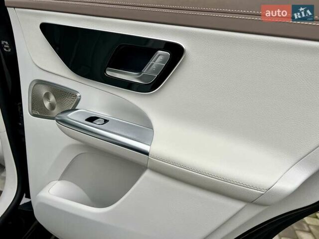 Черный Мерседес EQE SUV, объемом двигателя 0 л и пробегом 2 тыс. км за 54900 $, фото 43 на Automoto.ua