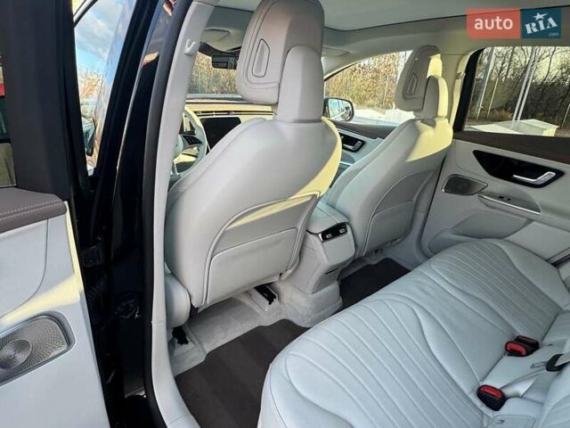 Черный Мерседес EQE SUV, объемом двигателя 0 л и пробегом 25 тыс. км за 51000 $, фото 50 на Automoto.ua