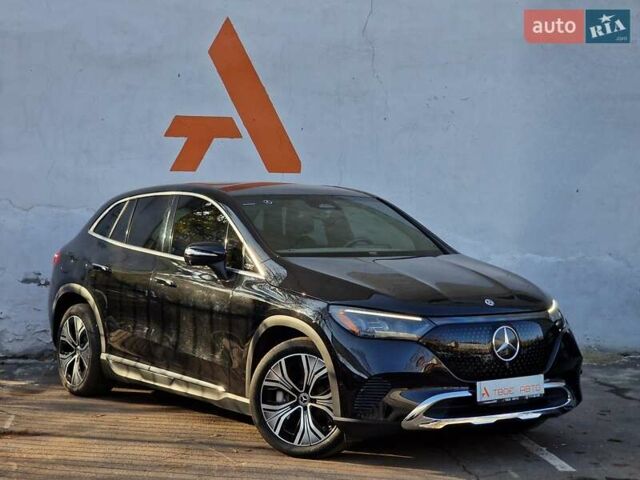 Чорний Мерседес EQE SUV, об'ємом двигуна 0 л та пробігом 28 тис. км за 51990 $, фото 13 на Automoto.ua