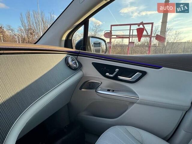 Черный Мерседес EQE SUV, объемом двигателя 0 л и пробегом 25 тыс. км за 51000 $, фото 46 на Automoto.ua