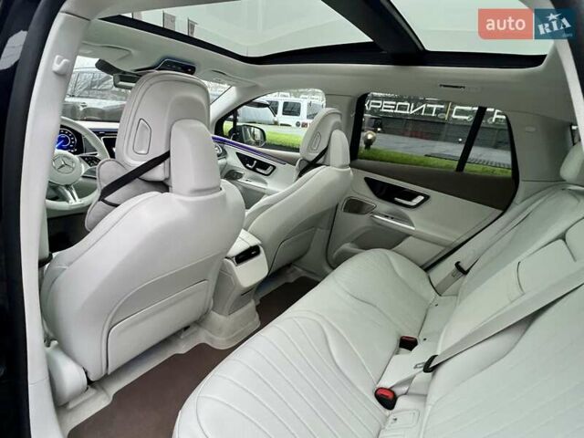 Черный Мерседес EQE SUV, объемом двигателя 0 л и пробегом 2 тыс. км за 54900 $, фото 32 на Automoto.ua