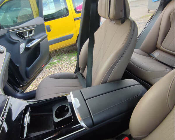 Черный Мерседес EQE SUV, объемом двигателя 0 л и пробегом 4 тыс. км за 50999 $, фото 4 на Automoto.ua