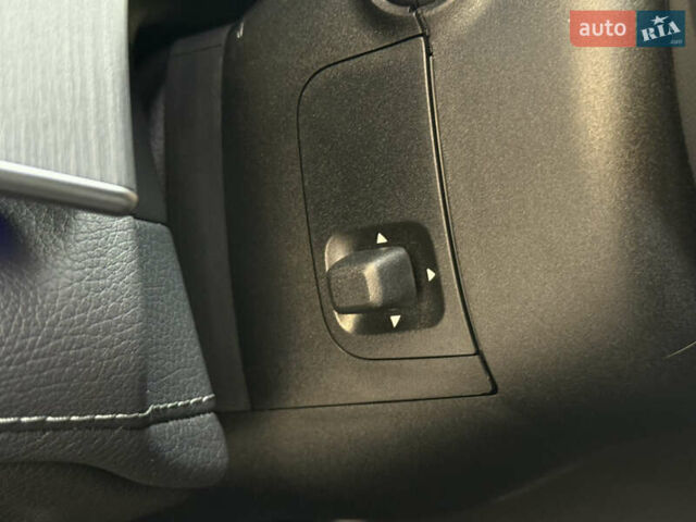 Чорний Мерседес EQE SUV, об'ємом двигуна 0 л та пробігом 37 тис. км за 47999 $, фото 35 на Automoto.ua