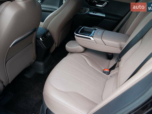 Черный Мерседес EQE SUV, объемом двигателя 0 л и пробегом 15 тыс. км за 46500 $, фото 13 на Automoto.ua