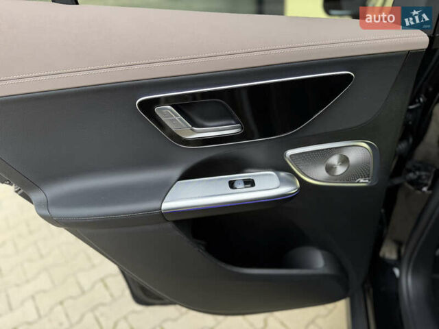 Чорний Мерседес EQE SUV, об'ємом двигуна 0 л та пробігом 37 тис. км за 47999 $, фото 32 на Automoto.ua