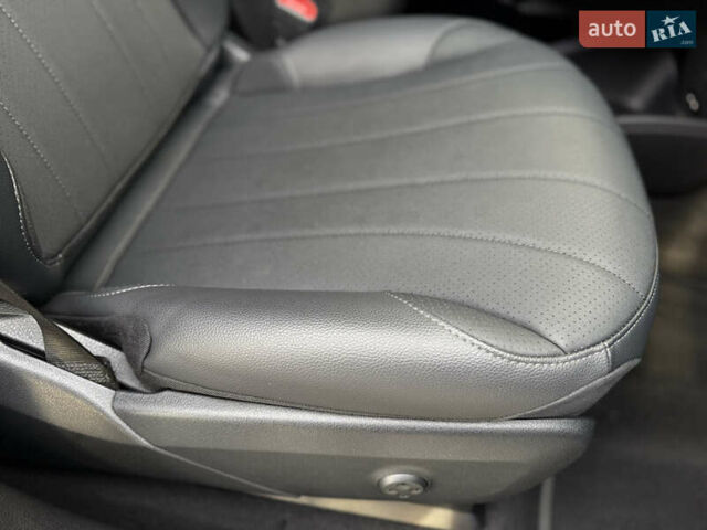 Чорний Мерседес EQE SUV, об'ємом двигуна 0 л та пробігом 37 тис. км за 47999 $, фото 48 на Automoto.ua