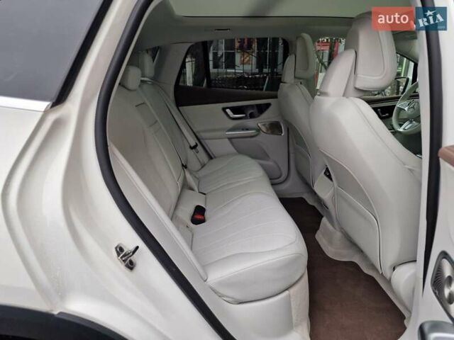 Мерседес EQE SUV, объемом двигателя 0 л и пробегом 24 тыс. км за 51990 $, фото 63 на Automoto.ua