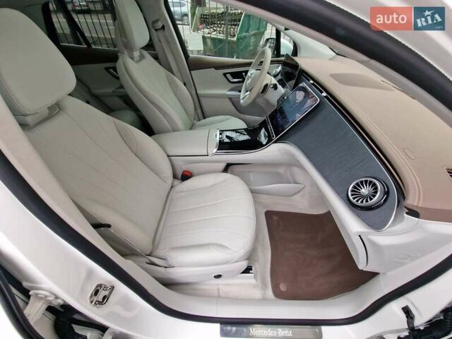 Мерседес EQE SUV, объемом двигателя 0 л и пробегом 24 тыс. км за 51990 $, фото 54 на Automoto.ua