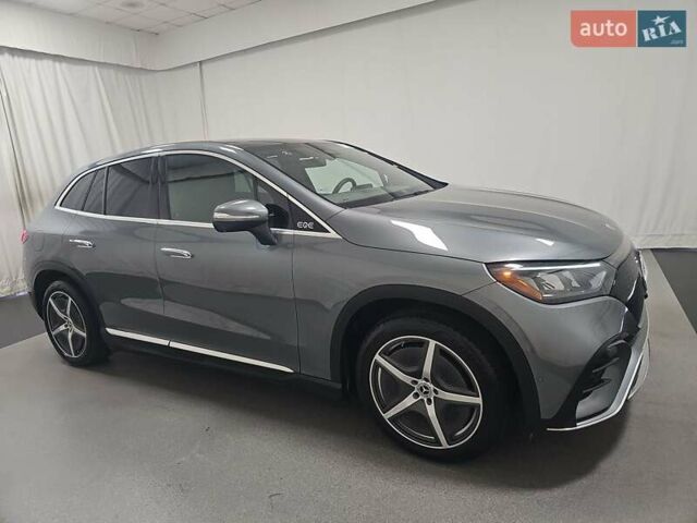 Серый Мерседес EQE SUV, объемом двигателя 0 л и пробегом 5 тыс. км за 56000 $, фото 4 на Automoto.ua