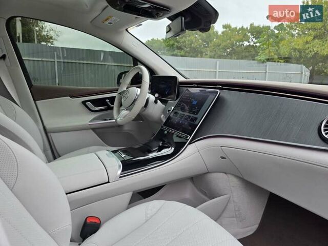 Серый Мерседес EQE SUV, объемом двигателя 0 л и пробегом 10 тыс. км за 51000 $, фото 41 на Automoto.ua