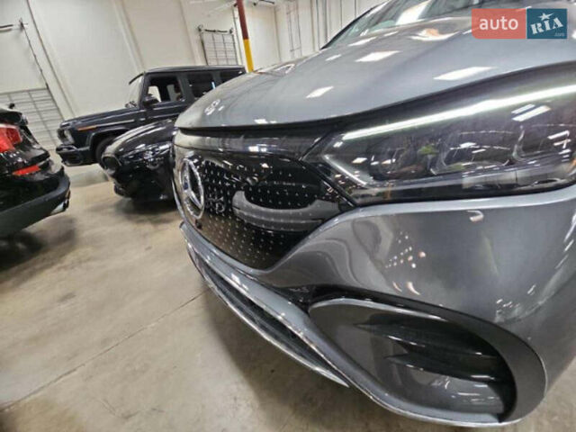 Сірий Мерседес EQE SUV, об'ємом двигуна 0 л та пробігом 29 тис. км за 43000 $, фото 6 на Automoto.ua