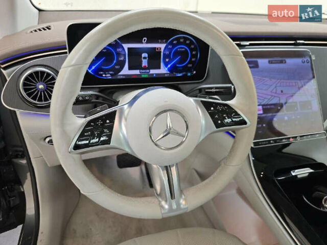 Сірий Мерседес EQE SUV, об'ємом двигуна 0 л та пробігом 29 тис. км за 43000 $, фото 9 на Automoto.ua