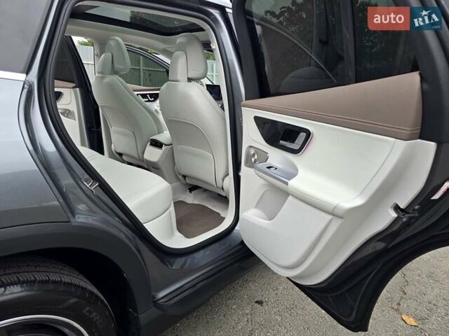Серый Мерседес EQE SUV, объемом двигателя 0 л и пробегом 10 тыс. км за 51000 $, фото 38 на Automoto.ua