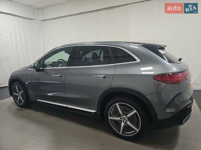 Серый Мерседес EQE SUV, объемом двигателя 0 л и пробегом 5 тыс. км за 56000 $, фото 1 на Automoto.ua