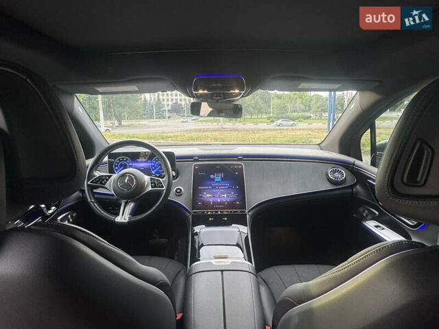 Сірий Мерседес EQE SUV, об'ємом двигуна 0 л та пробігом 23 тис. км за 44800 $, фото 16 на Automoto.ua