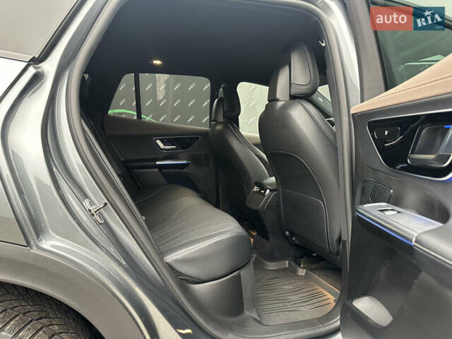 Серый Мерседес EQE SUV, объемом двигателя 0 л и пробегом 108 тыс. км за 55000 $, фото 24 на Automoto.ua