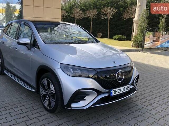 Серый Мерседес EQE SUV, объемом двигателя 0 л и пробегом 23 тыс. км за 53800 $, фото 11 на Automoto.ua