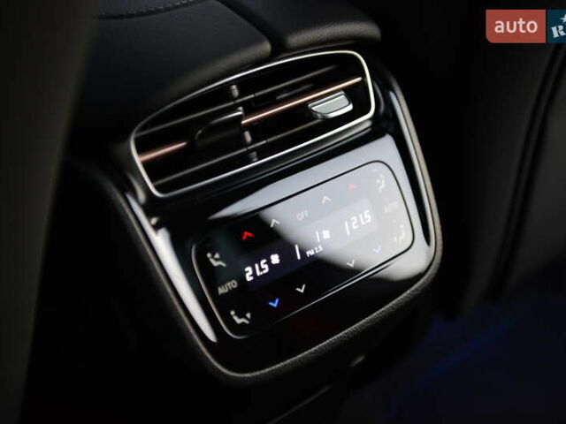 Серый Мерседес EQE SUV, объемом двигателя 0 л и пробегом 10 тыс. км за 100000 $, фото 37 на Automoto.ua