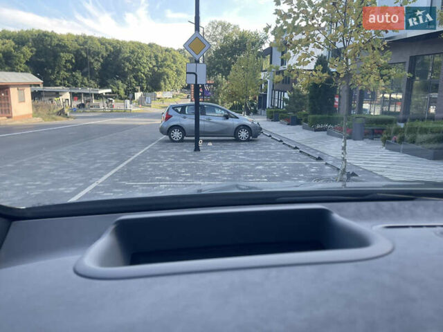 Серый Мерседес EQE SUV, объемом двигателя 0 л и пробегом 8 тыс. км за 53499 $, фото 27 на Automoto.ua