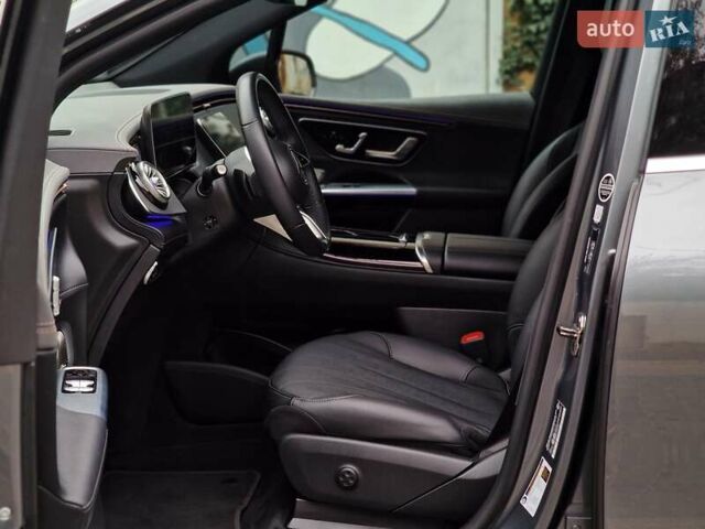 Серый Мерседес EQE SUV, объемом двигателя 0 л и пробегом 25 тыс. км за 49990 $, фото 50 на Automoto.ua