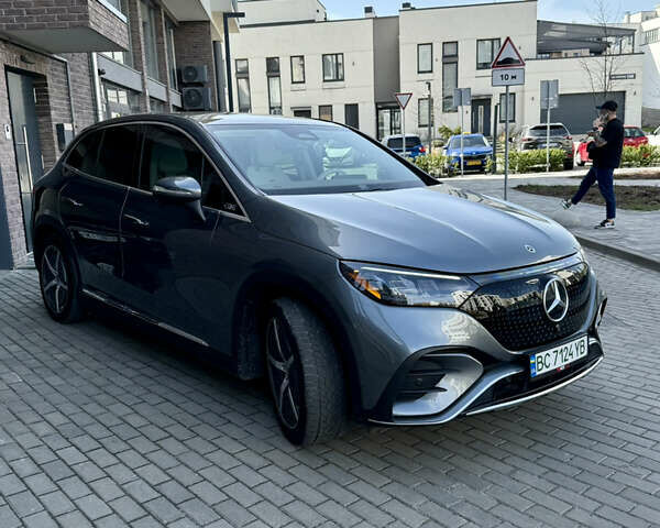 Сірий Мерседес EQE SUV, об'ємом двигуна 0 л та пробігом 16 тис. км за 51500 $, фото 2 на Automoto.ua