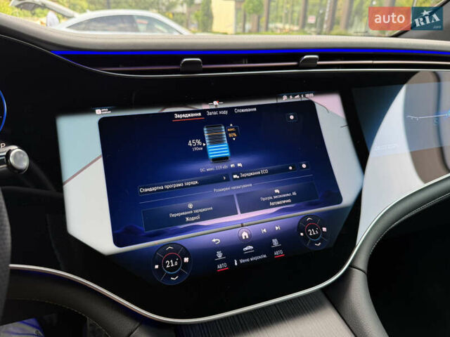 Серый Мерседес EQE SUV, объемом двигателя 0 л и пробегом 29 тыс. км за 74500 $, фото 52 на Automoto.ua