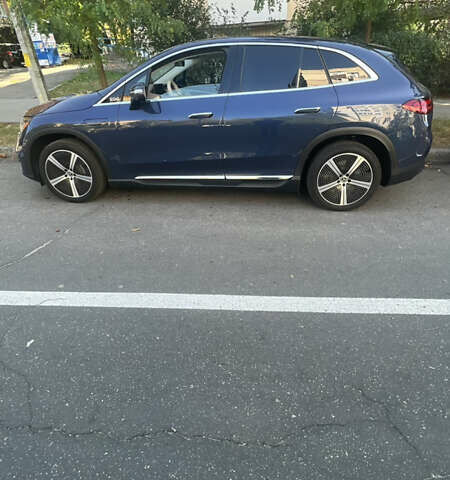 Синий Мерседес EQE SUV, объемом двигателя 0 л и пробегом 5 тыс. км за 60750 $, фото 68 на Automoto.ua