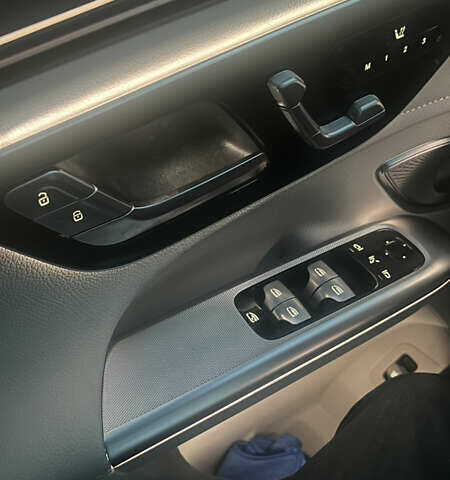 Синий Мерседес EQE SUV, объемом двигателя 0 л и пробегом 5 тыс. км за 60750 $, фото 37 на Automoto.ua